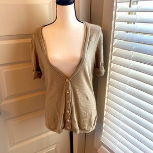 Banana Republic || Tan lightweight vneck cardigan